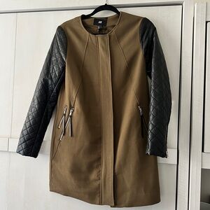 Cute long jacket with faux leather sleeves